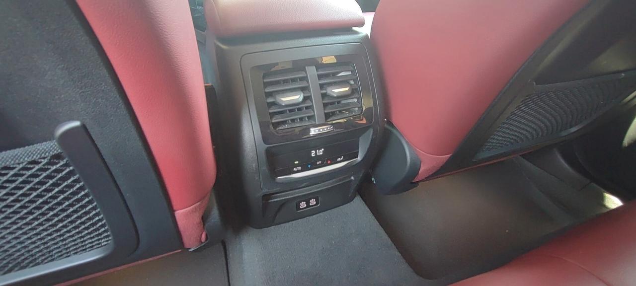 BMW X3 con telecamere perimetrali 2022