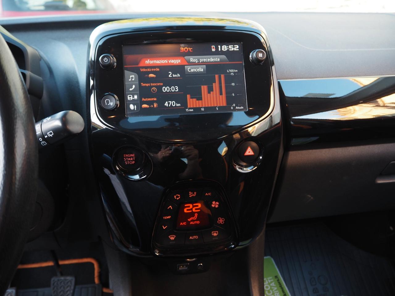 Toyota Aygo Connect orange 1.0 VVT-i 72 CV 5 porte x-wave