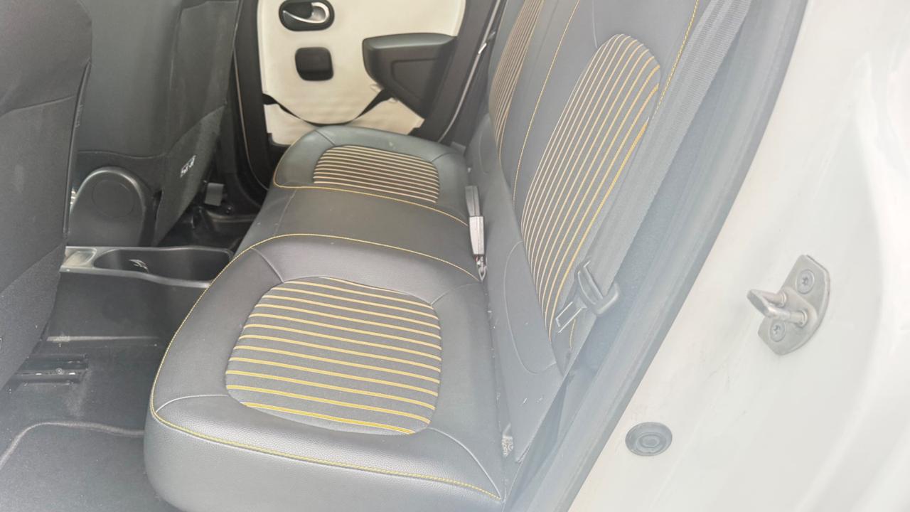 Renault Twingo TCe 95 CV Intens LED PDC NAVI BLUETOOTH CAR PLAY CERCHI 16 VETRI OSCURATI