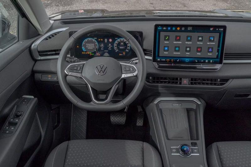 Volkswagen T-Roc 1.5 eTSI Life DSG NAVI LED CAMERA 2026