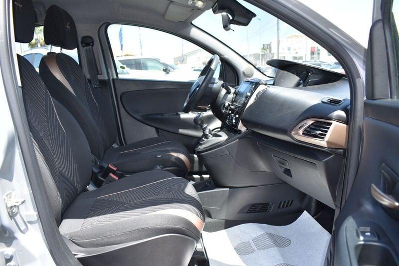 Lancia Ypsilon 1.0 FireFly 70cv Hybrid ALBERTA FERRETTI