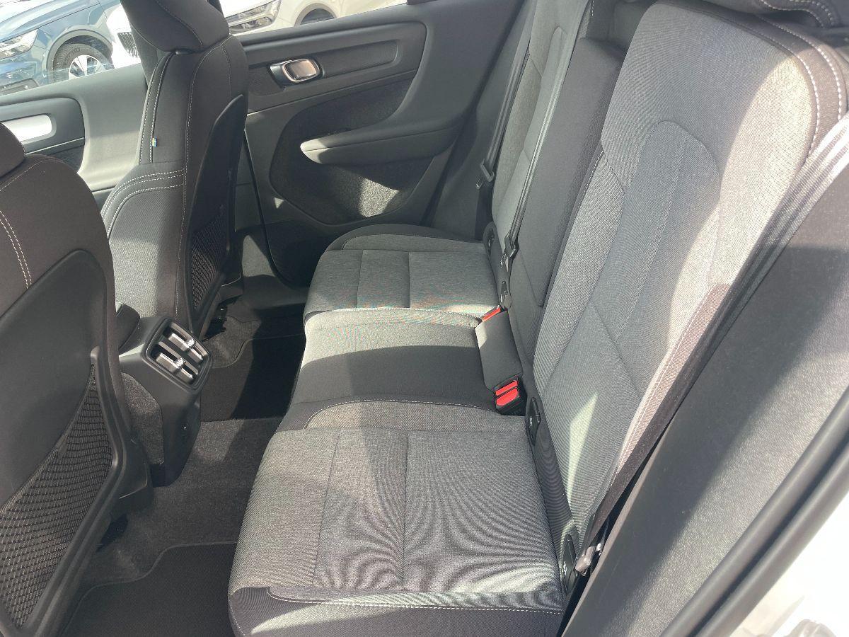 VOLVO - XC40