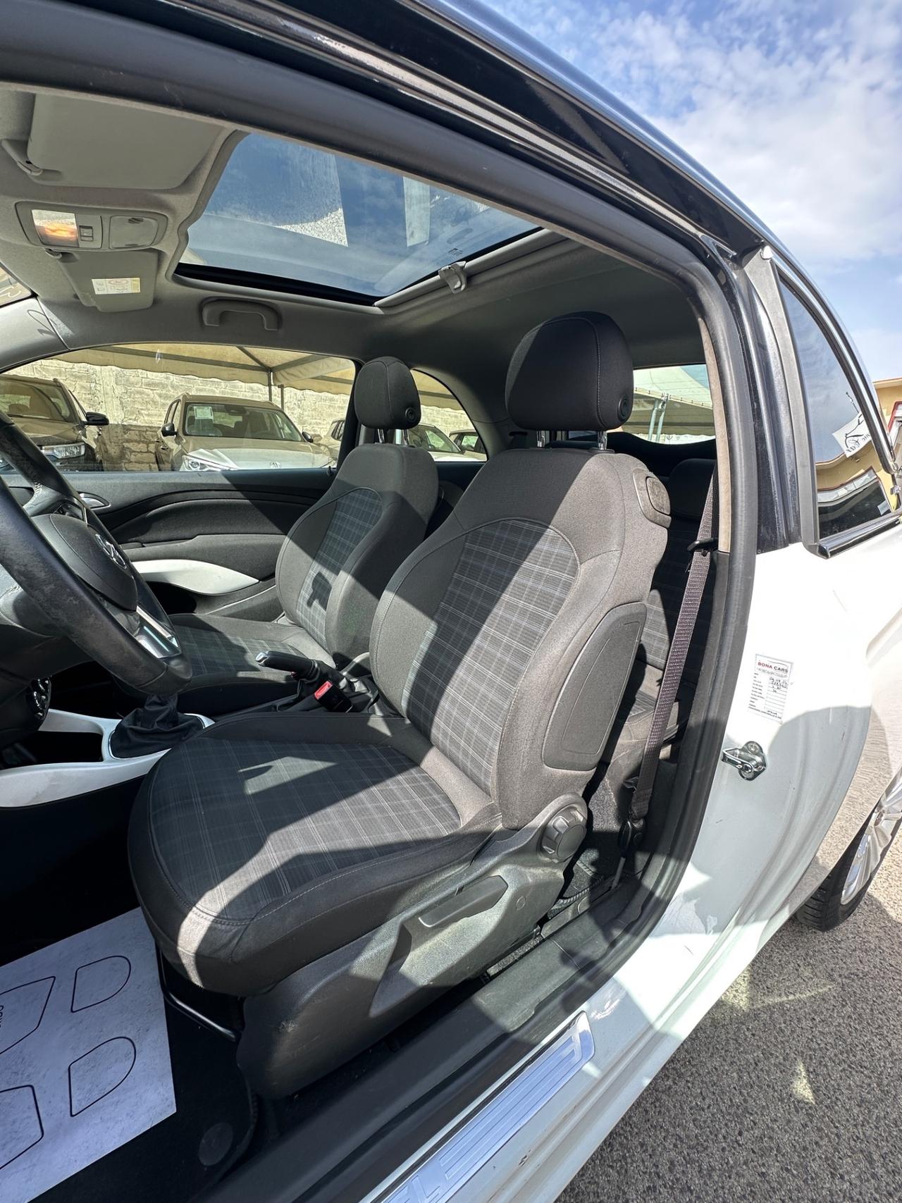 Opel Adam 1.2 70 white blach