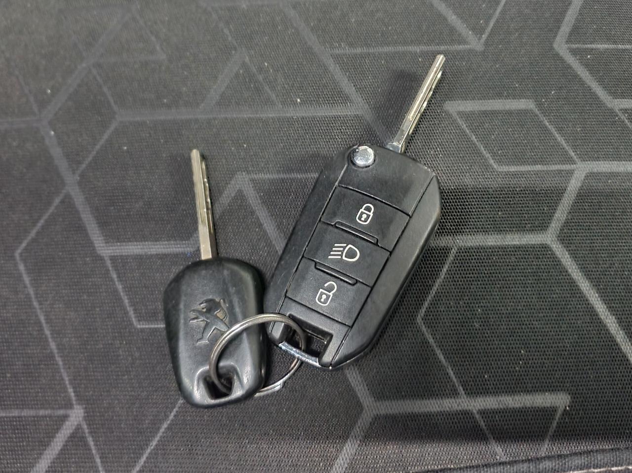 Peugeot 2008 1.6 e-HDi 92cv Allure 2015