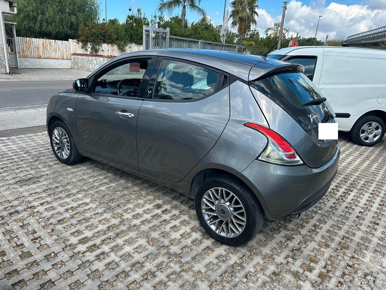 Lancia Ypsilon 1.2 69 CV 5 porte GPL Ecochic Gold-10/2012