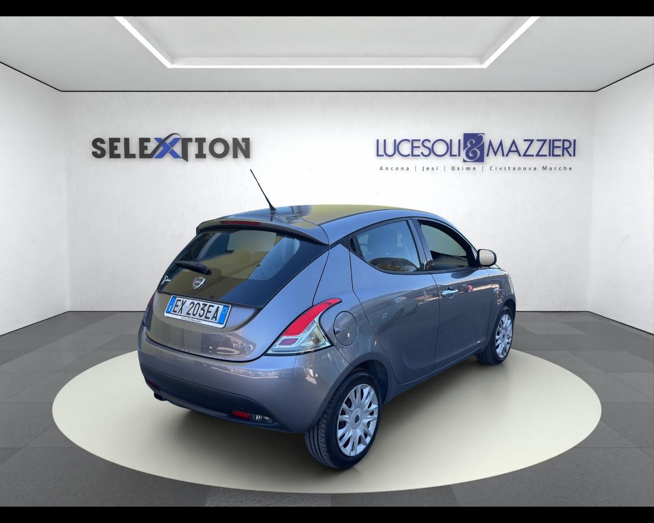 LANCIA Ypsilon 3ª serie - Ypsilon 1.2 69 CV 5 porte S&S Gold