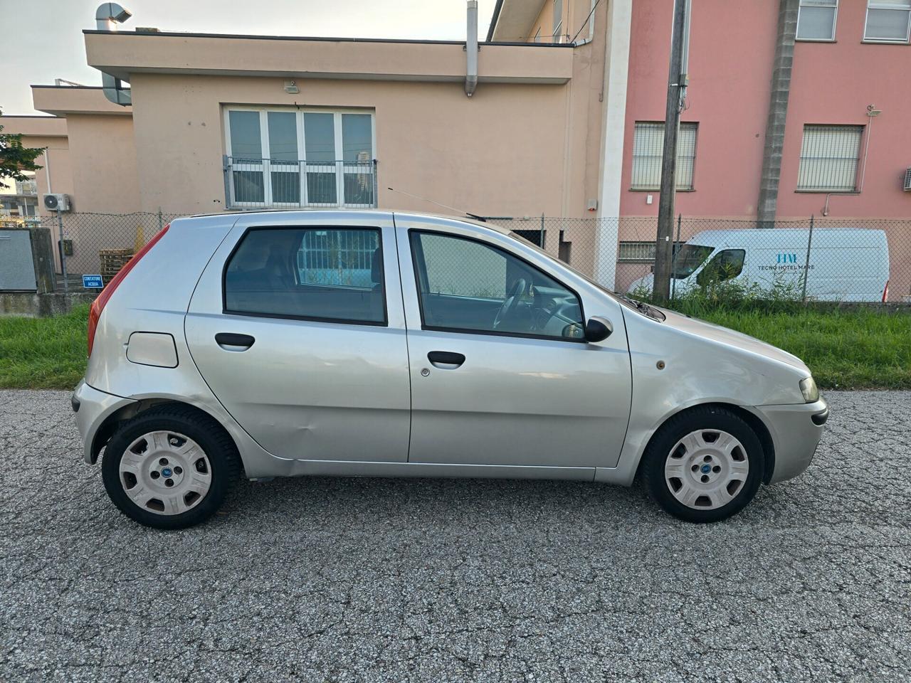 FIAT PUNTO 1.2 BENZINA NEOPATENTATI