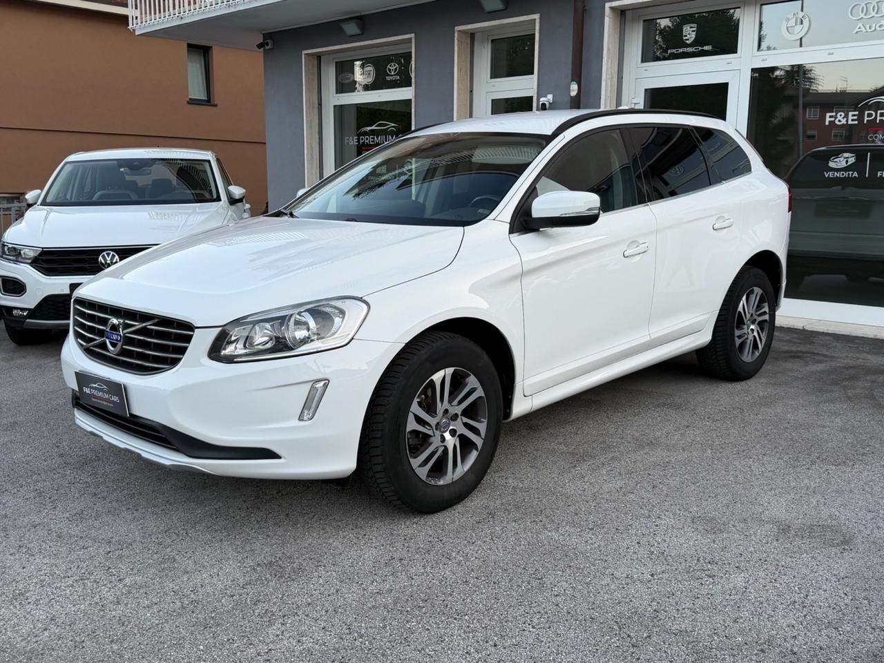 Volvo XC60 D4 AWD Geartronic R-design Momentum
