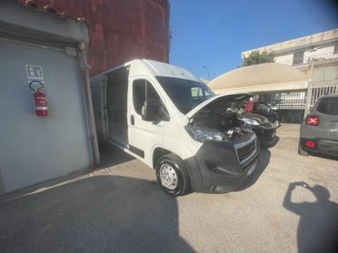 Peugeot BOXER 2.0 BlueHDi 130CV H2 L3
