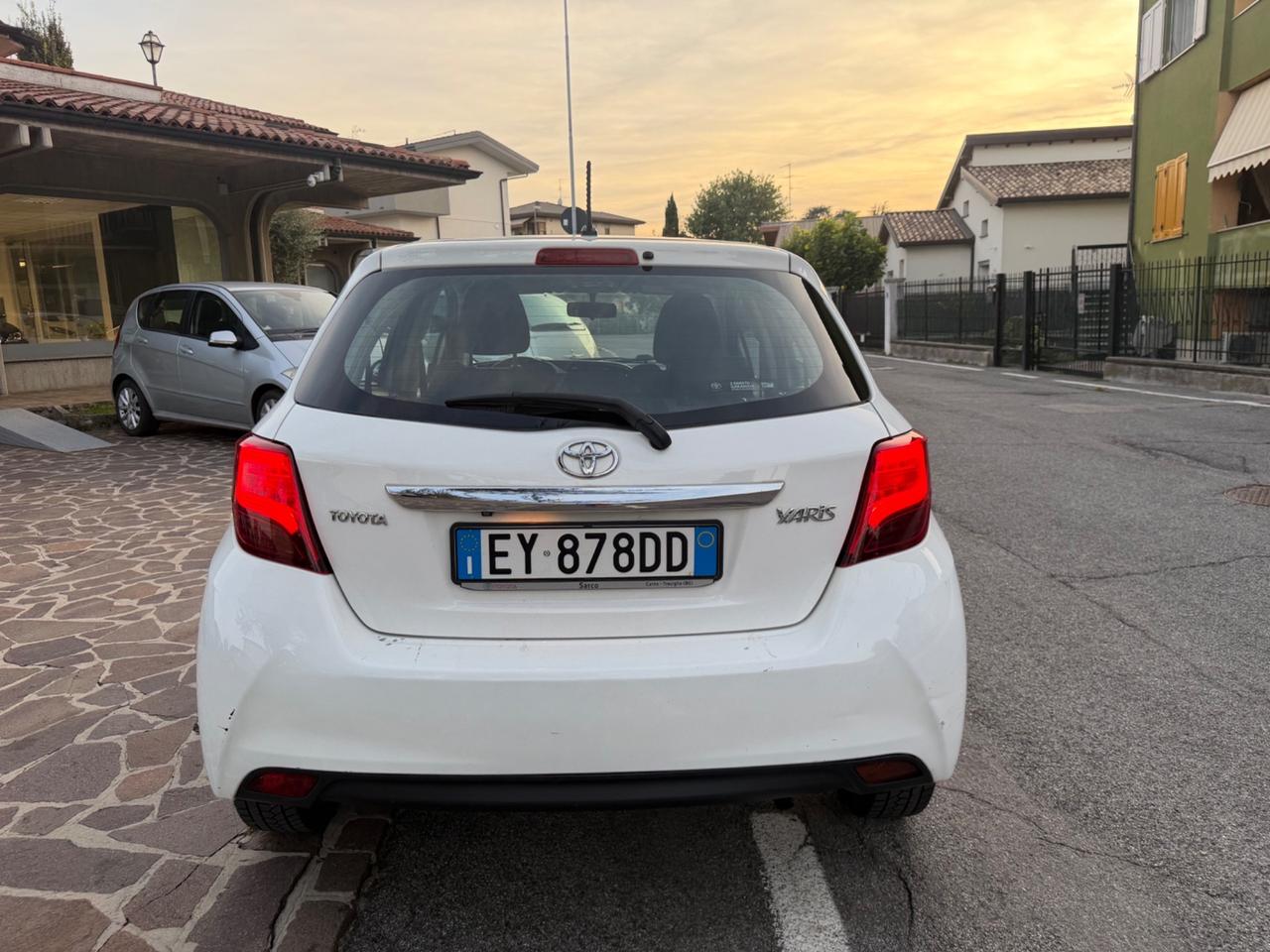 Toyota Yaris 1.0 5 porte