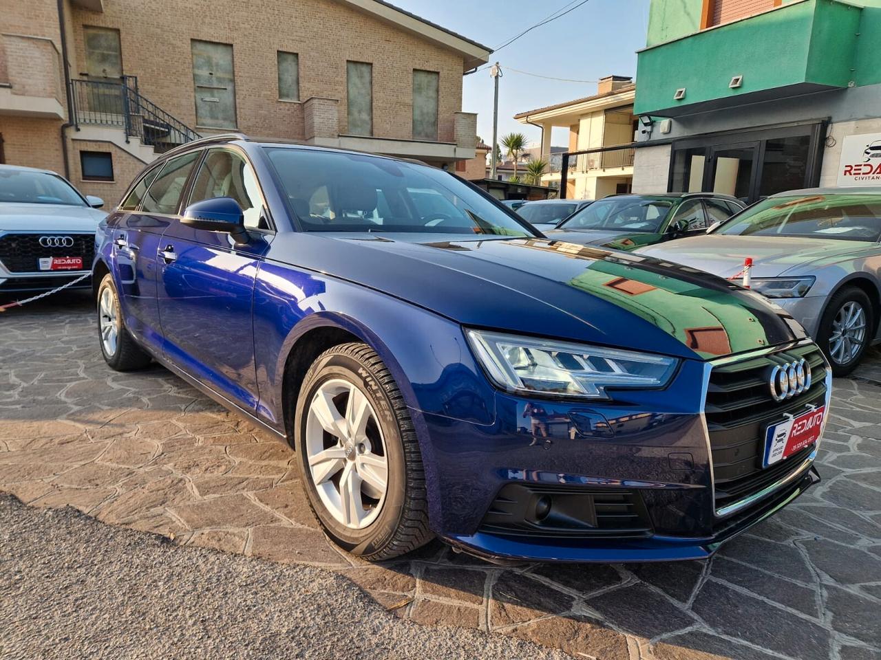 Audi A4 Avant 30 TDI S tronic S line edition