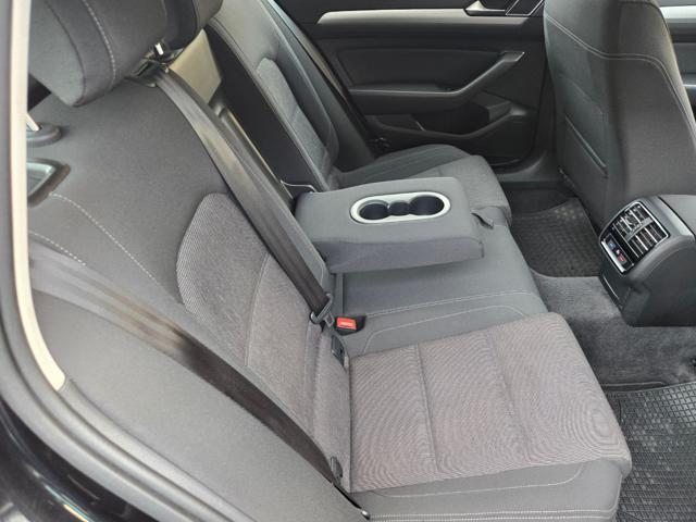 VOLKSWAGEN Passat Variant 2.0 TDI DSG Executive BlueMotion Tech.
