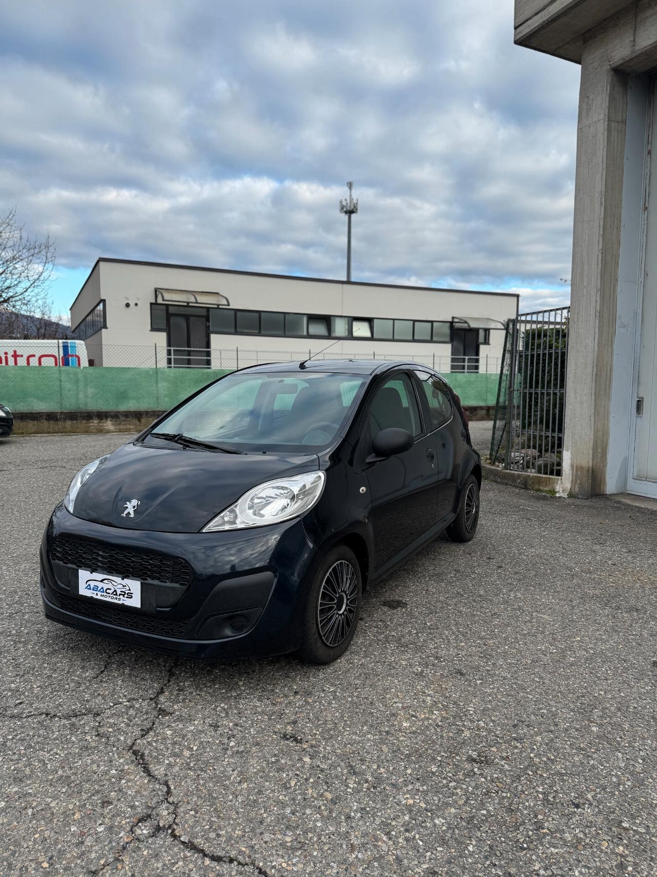 Peugeot 107 1.0 50kW 5P Benz *UNICO PROPRIETARIO*