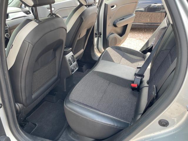 RENAULT Captur Plug-in Hybrid E-Tech 160 CV Initiale Paris