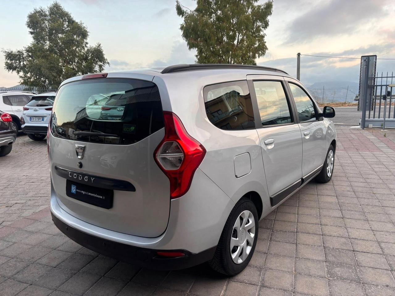 DACIA LODGY