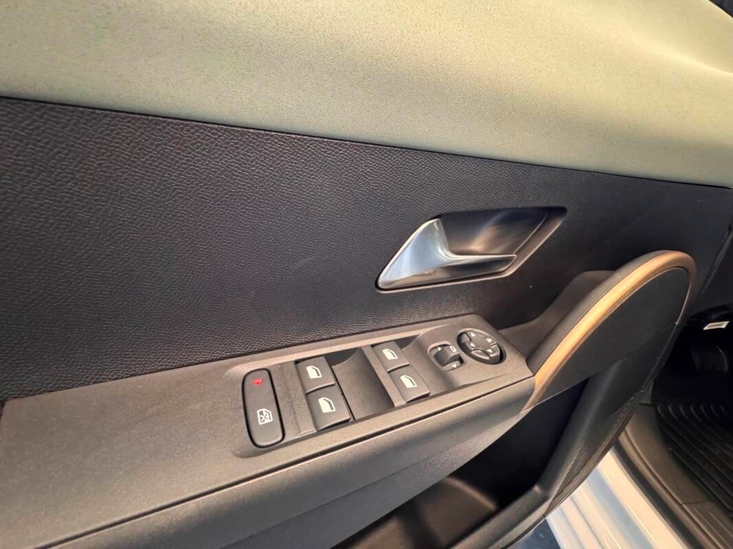 Lancia Ypsilon 1.2 mhev 110cv e-dct