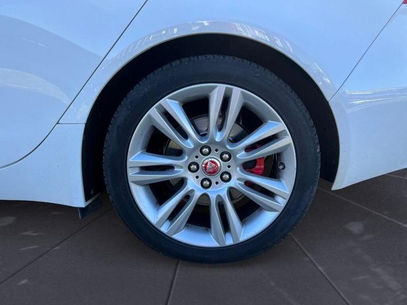 Jaguar XE (X760) 2.0 D Turbo 180CV aut. Prestige