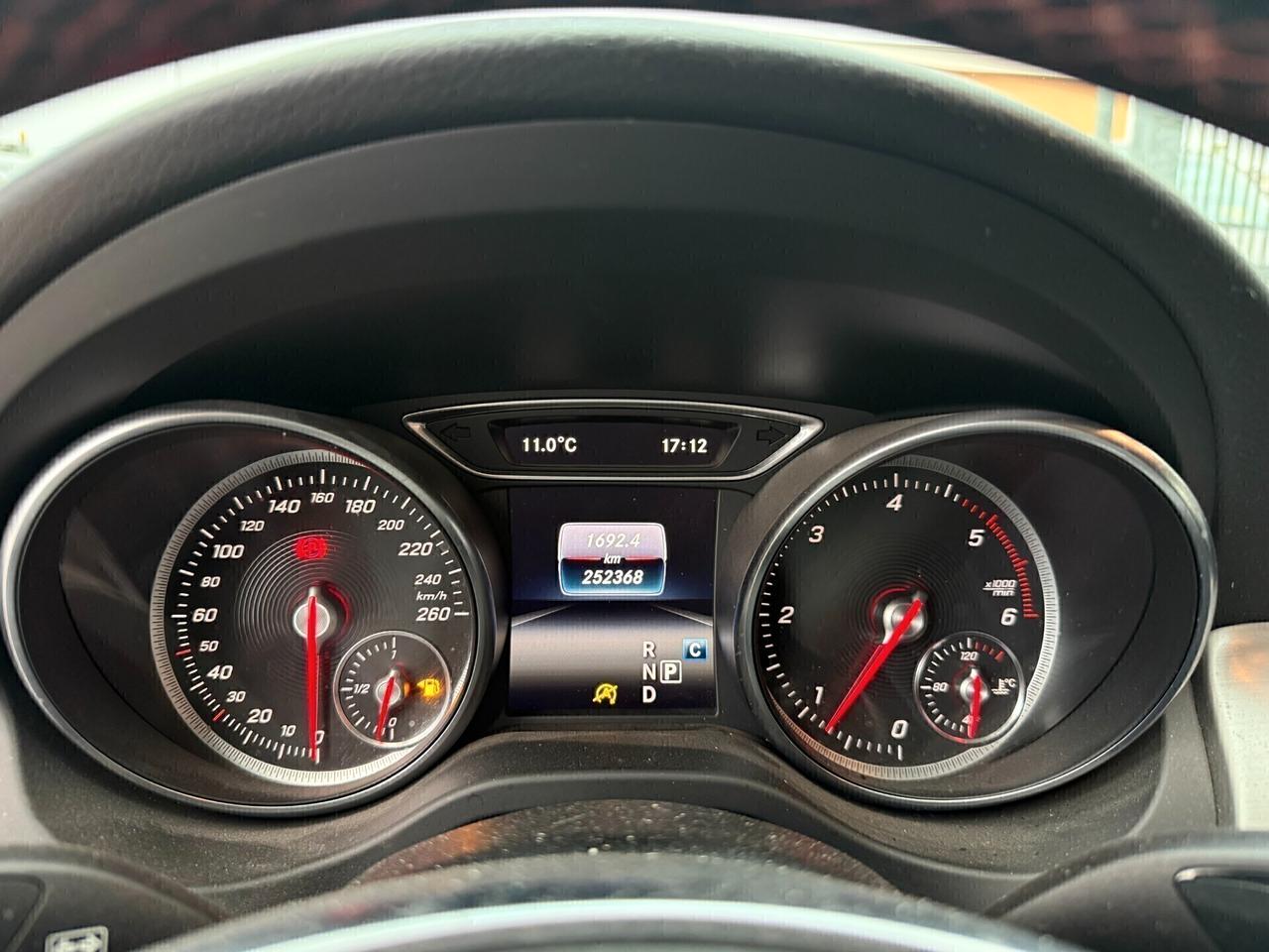 Mercedes-Benz CLA 200 S B d Premium 4matic