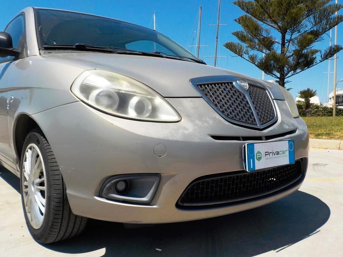 Lancia Ypsilon 1.3 MJT 90 CV Oro