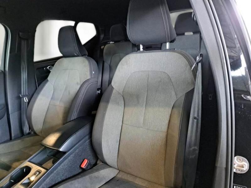 VOLVO XC40 T4 PLUG-IN AUTOCARRO N1
