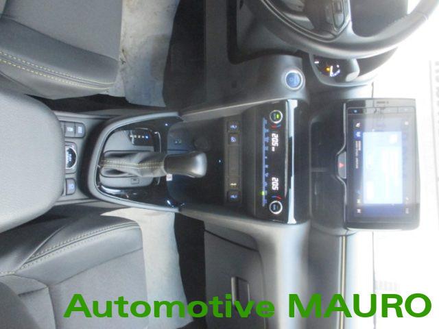 TOYOTA Yaris Cross 1.5 Hybrid 5p. E-CVT AWD-i Adventure