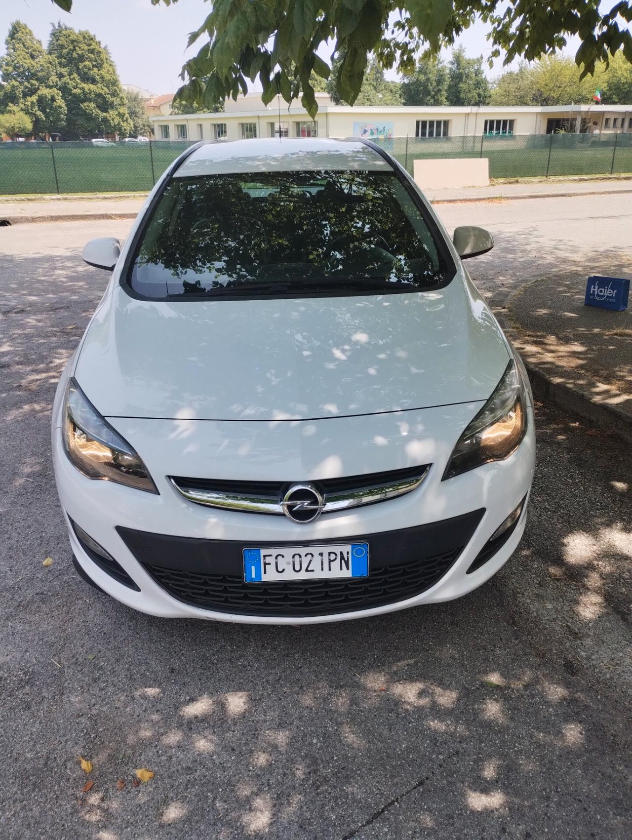 Opel Astra 1.4 Turbo 140CV Sports Tourer GPL Tech Elective