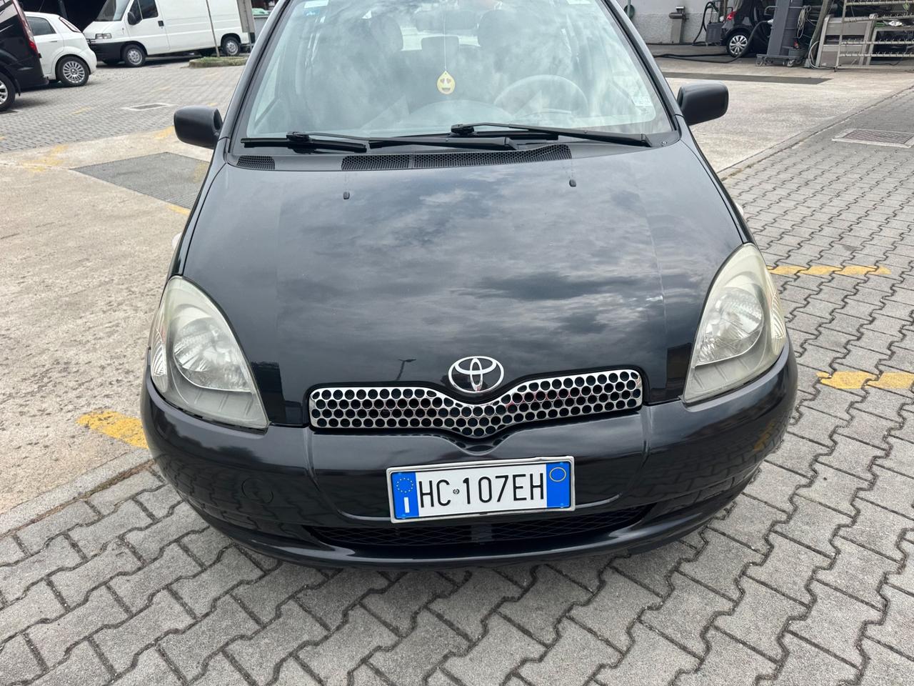 Toyota Yaris 1.0i 16V cat neopatentati 120000km