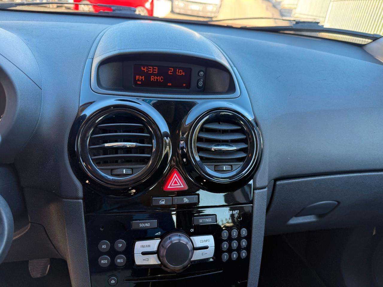 Opel Corsa 1.2 5 porte Club