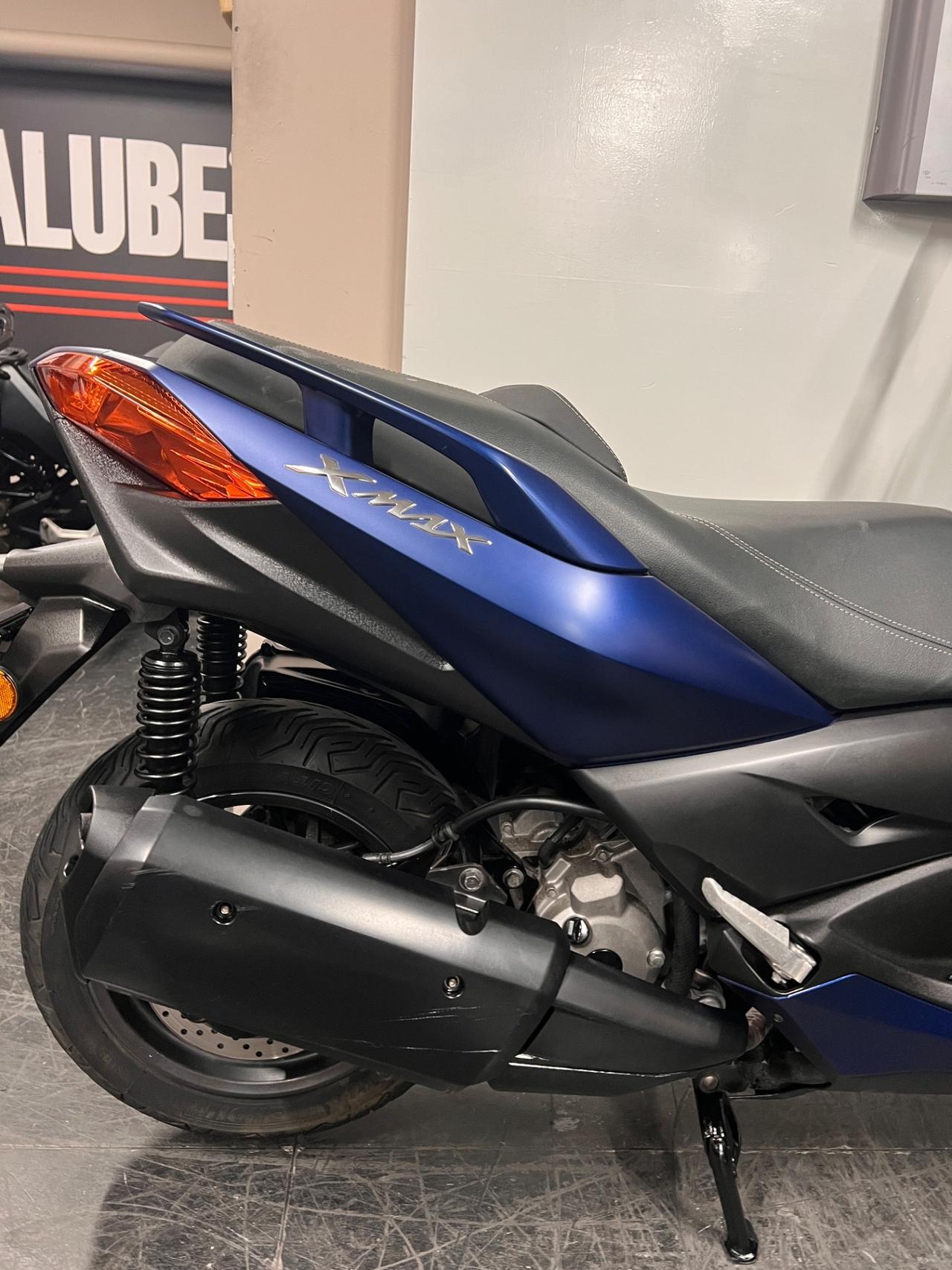 Yamaha X-Max 300
