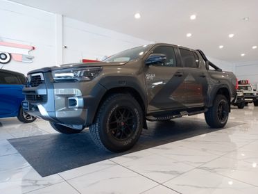 Toyota Hilux 2.8 D A/T 4WD 4 porte Double Cab Invincible