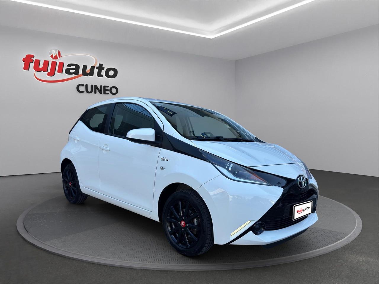 Toyota Aygo 5p 1.0 x-play my15