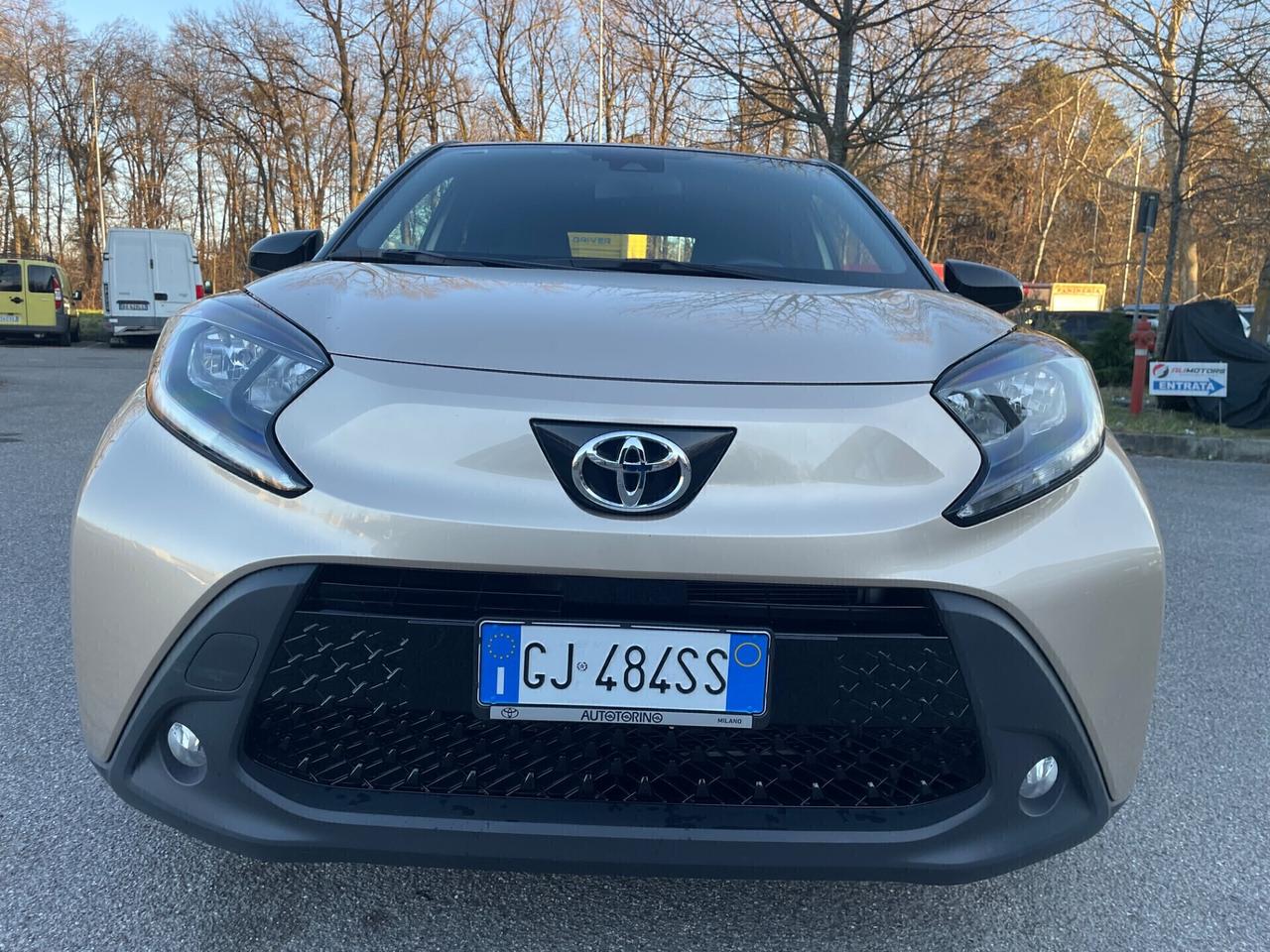 Toyota Aygo X 1.0 VVT-i 72 CV 5 porte Lounge*Automatika*Solo 27000km*