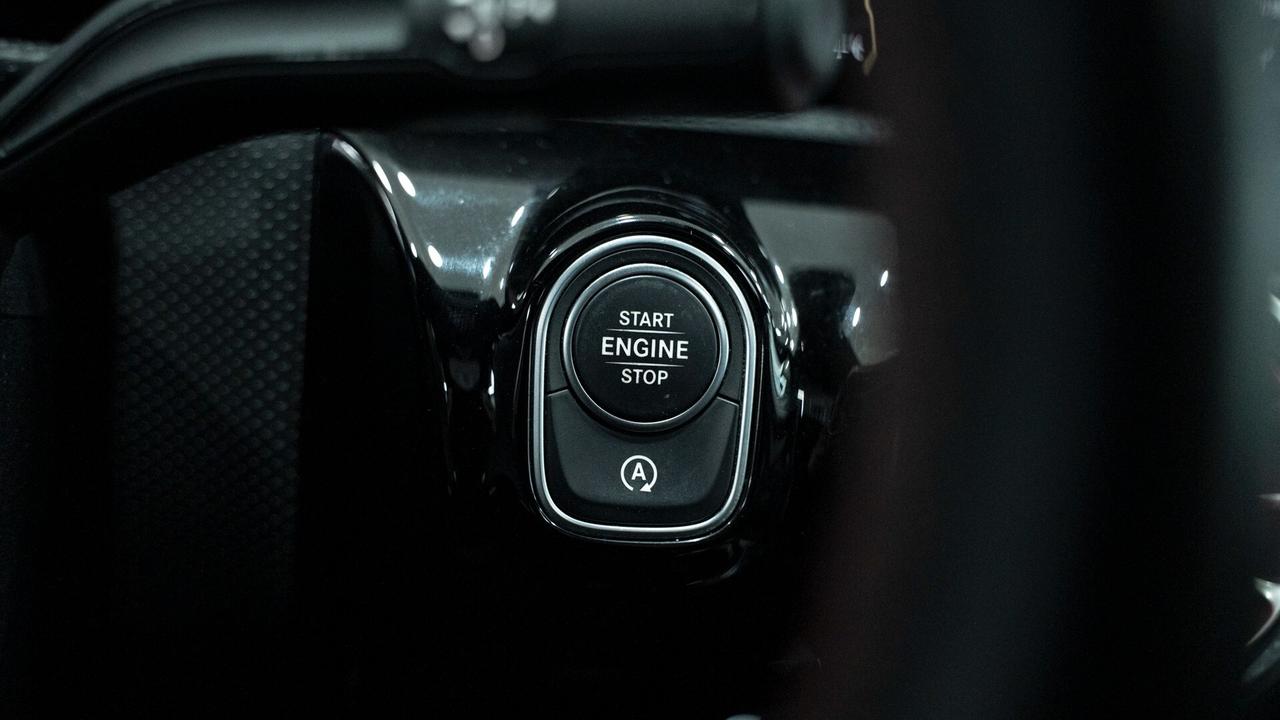 Mercedes-benz A 180 D PREMIUM PLUS AMG TETTO PACK LUCI MULTIBEAM FULL