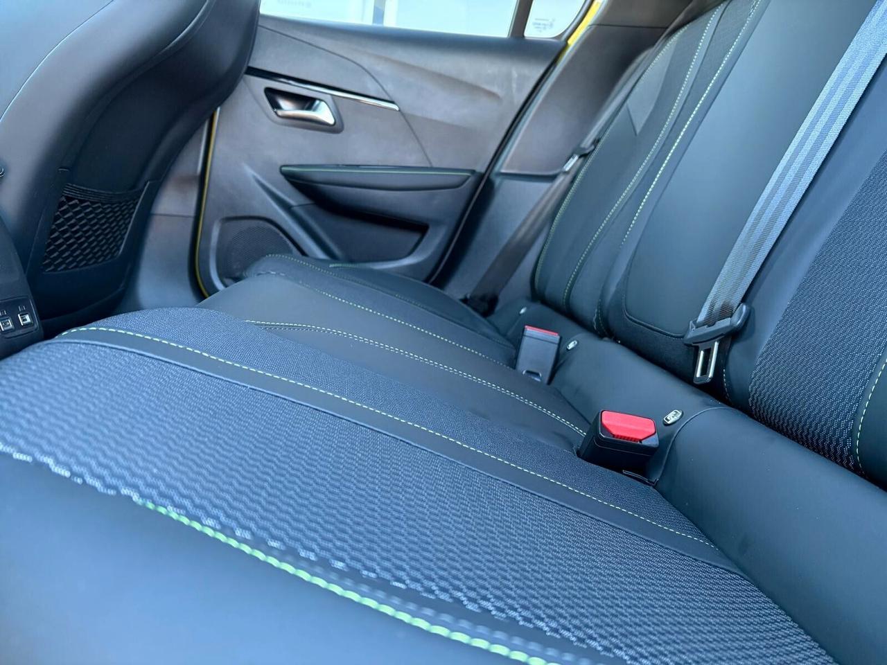 Peugeot 208 GT PureTech 100 5 p. 6mt SPOTICAR