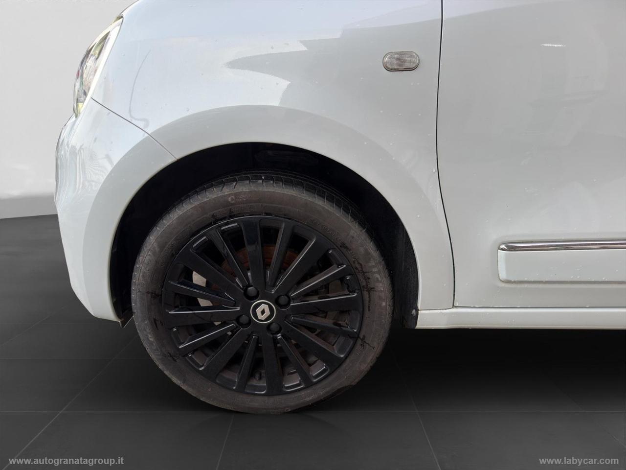 RENAULT Twingo SCe 65 CV Urban Night PARI NUOVO!