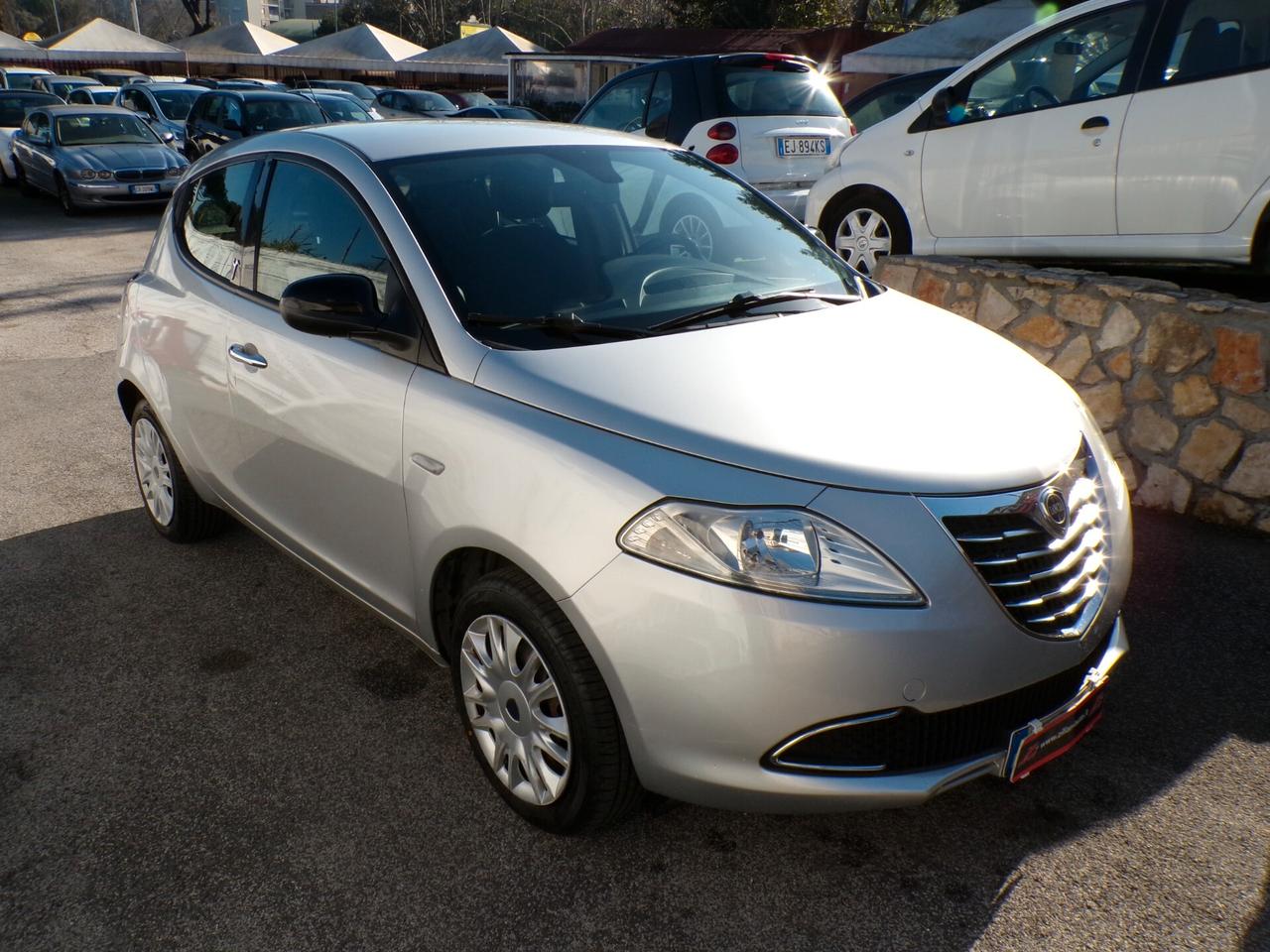 Lancia Ypsilon 1.2 69 CV 5 porte S&S Platinum