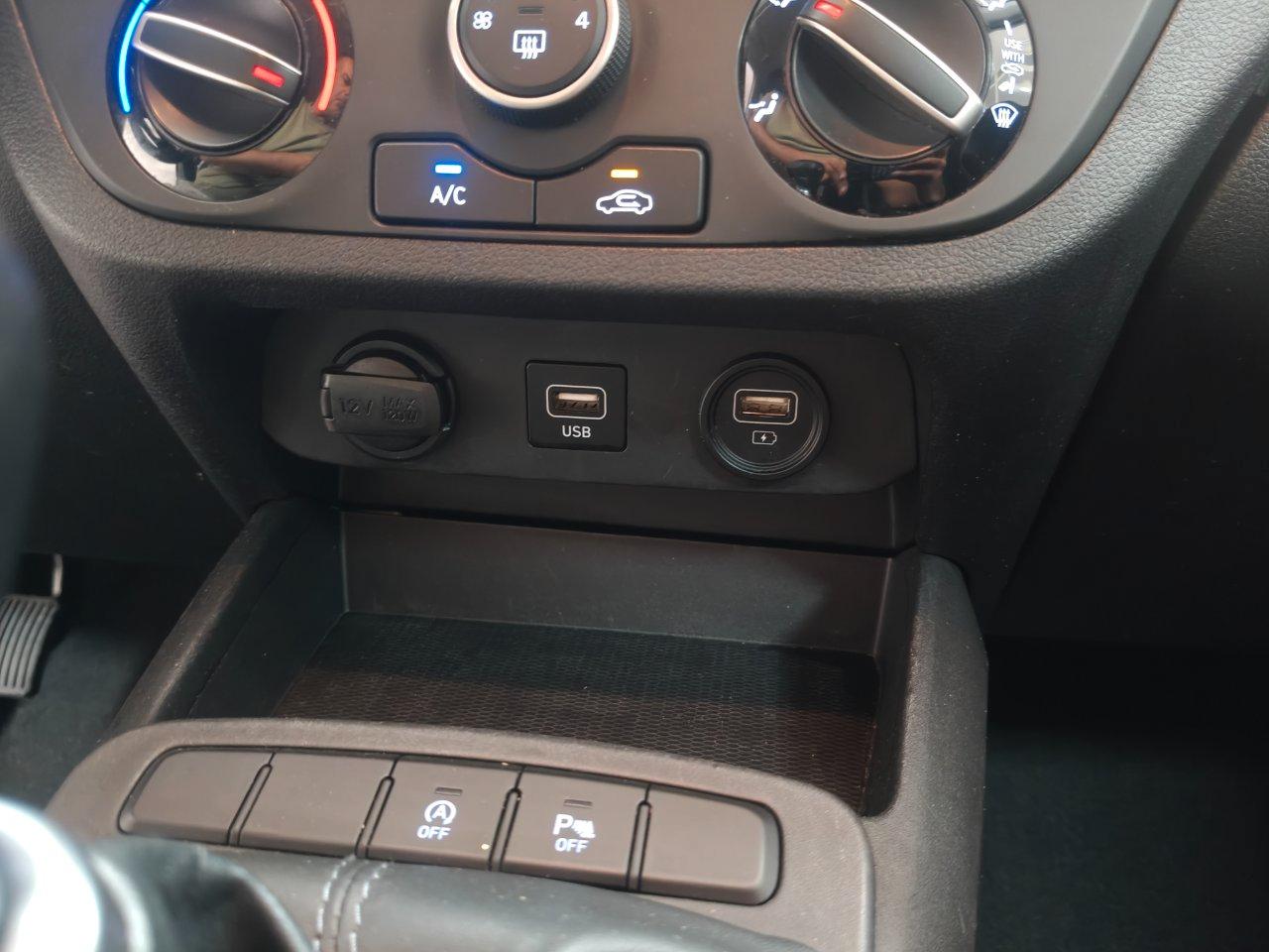 Hyundai i10 1.0 Tech Connect Pack econext Gpl