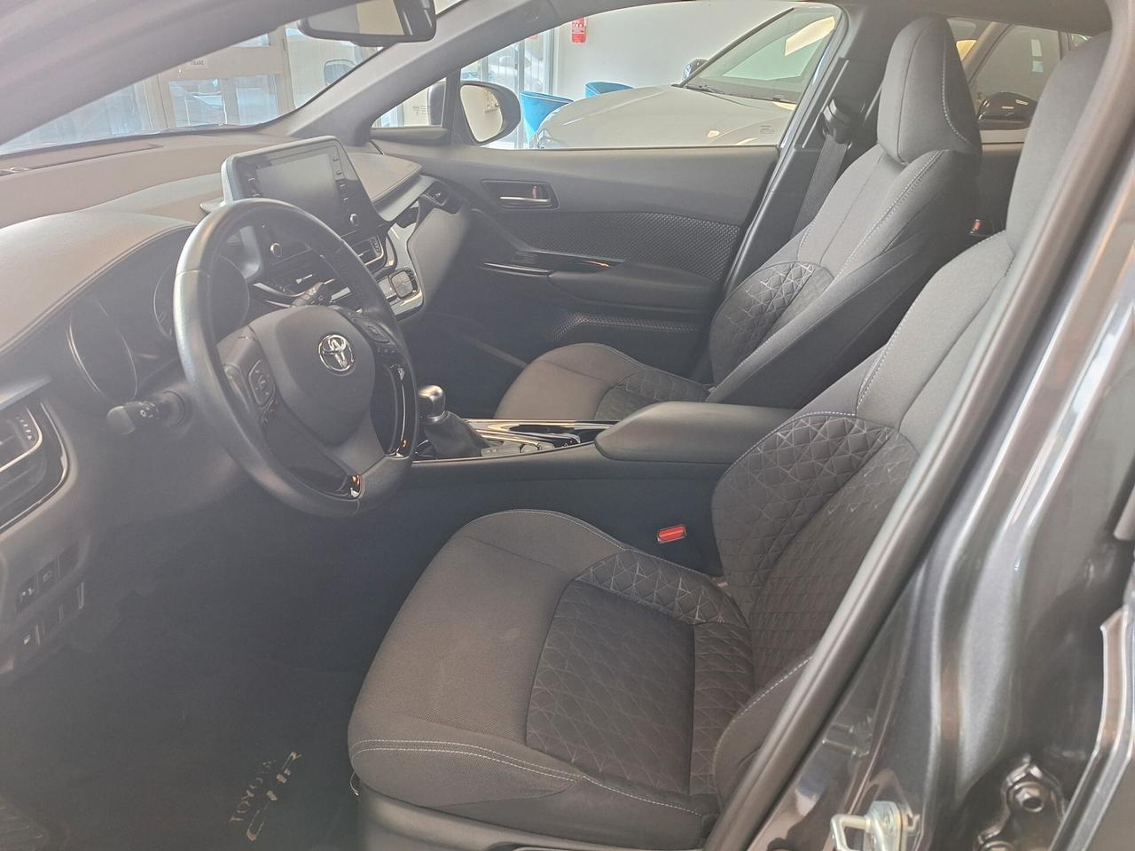 Toyota C-HR 1.8 Hybrid E-CVT Trend