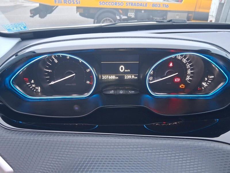 Peugeot 2008 BlueHDi 100 Allure