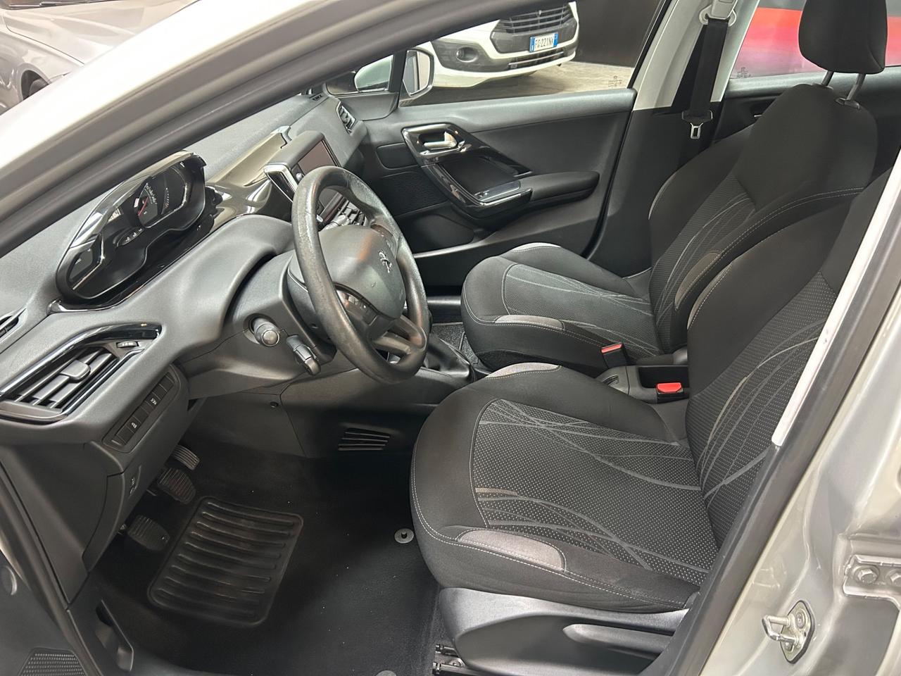 Peugeot 208 1.4 HDI 68cv 5porte Allure neopatentati