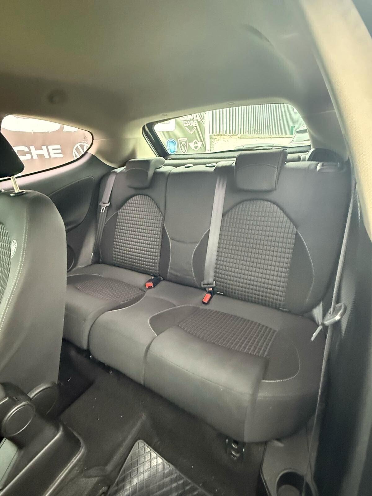 Alfa Romeo MiTo 1.3 JTDm-2 95 CV S&S Distinctive Sport Pack