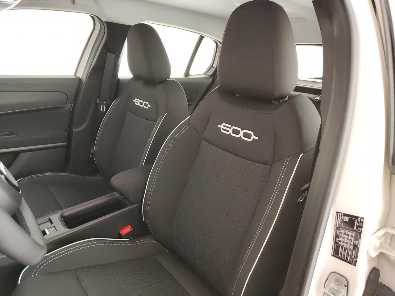 Fiat 600 Hybrid 110 CV DCT MHEV Business