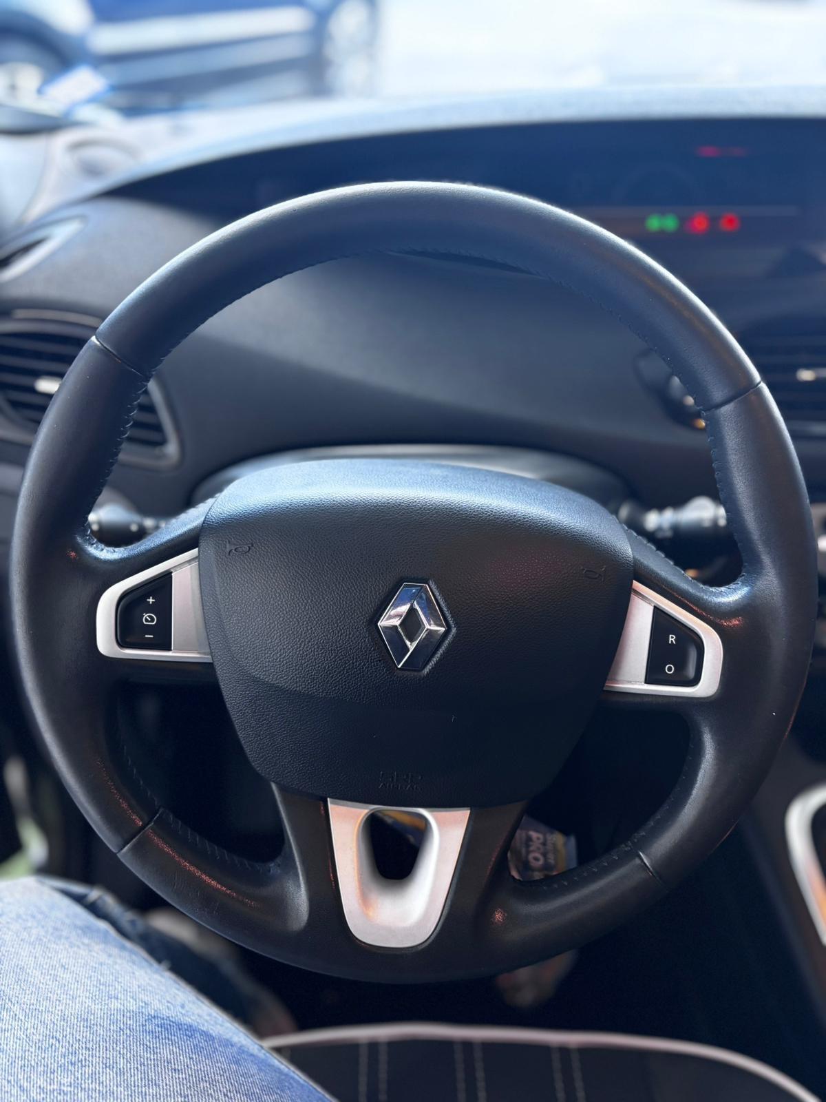 Renault Scénic XMod 1.5 dCi 110CV EDC Bose