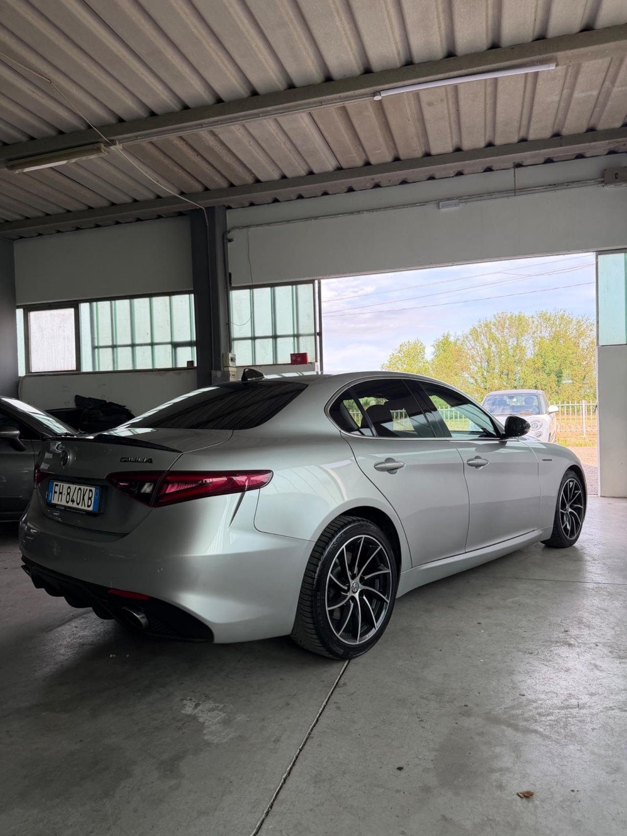 Alfa Romeo Giulia 2.2 Turbodiesel 210 CV AT8 AWD Q4 Veloce
