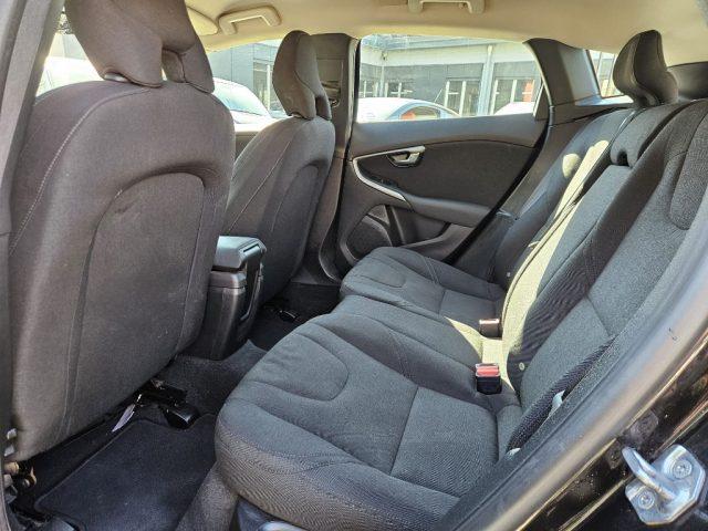 VOLVO V40 D2 Geartronic Momentum