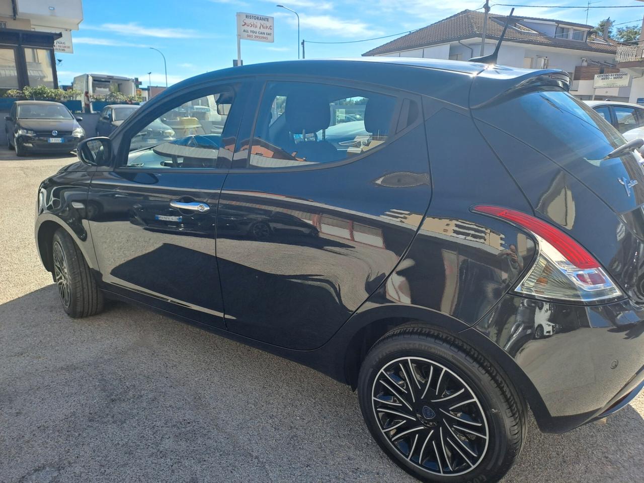 Lancia Ypsilon 1.0 FireFly 5 porte S&S Hybrid Ecochic Gold
