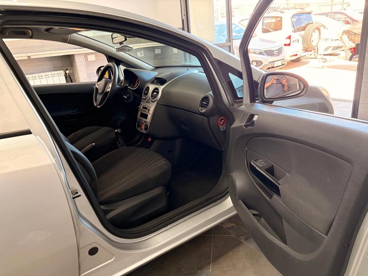 Opel Corsa 1.0 12V 5 porte Enjoy