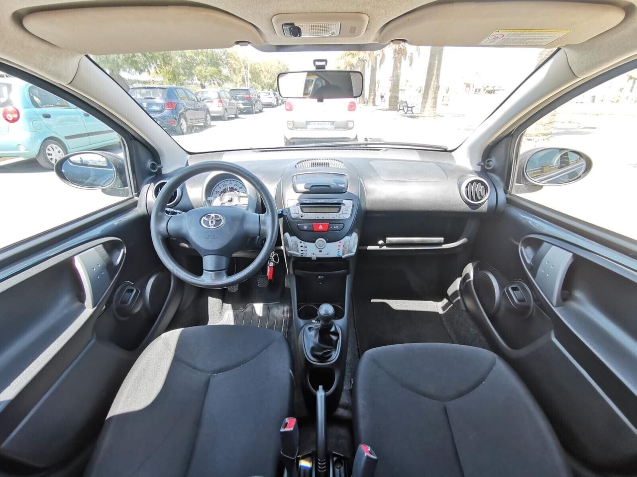 Toyota Aygo 1.0 12V VVT-i 5P. Active 2013