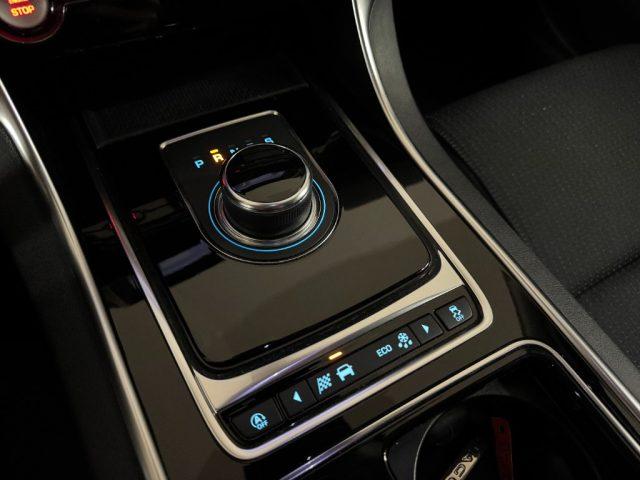 JAGUAR XE 2.0 D 180 CV aut. Pure