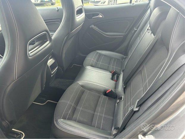 MERCEDES-BENZ GLA 200 d Automatic 4Matic Premium